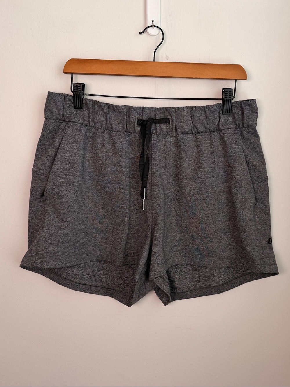 Lululemon On The Fly Short 2.5", High Rise - Picture 5 of 10